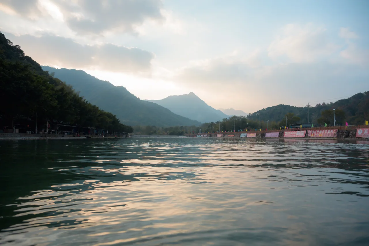 山海之间
