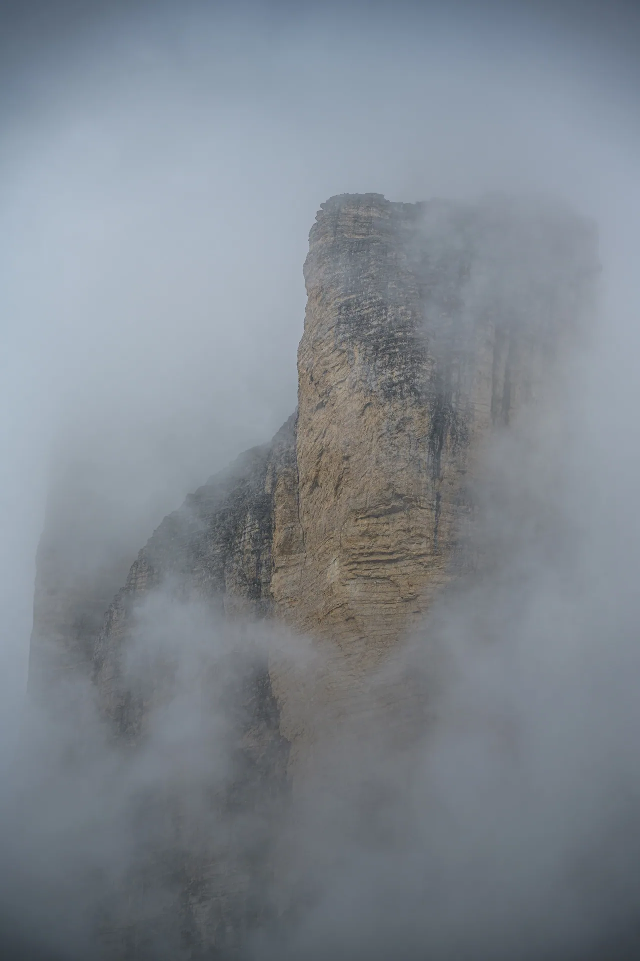 云雾 · 拉瓦雷多三峰