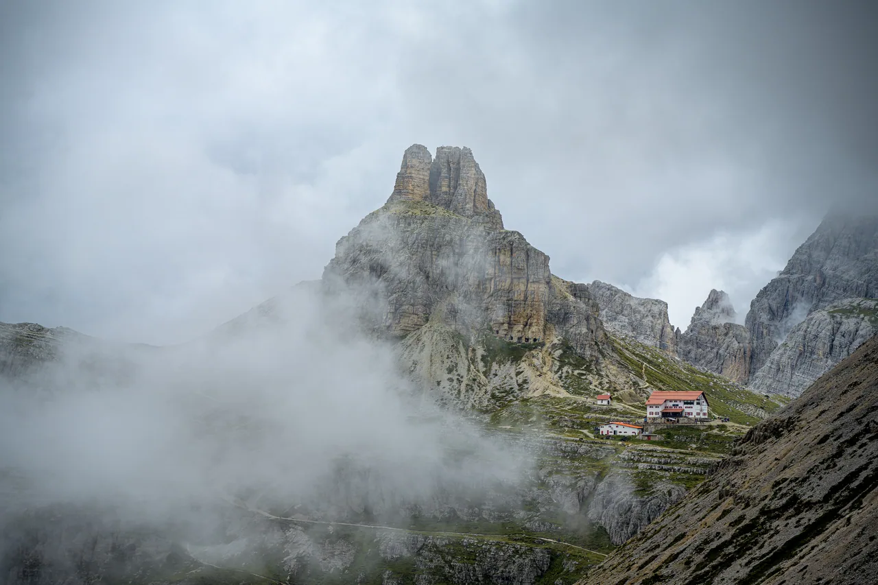 多洛米蒂 · 拉瓦雷多三峰