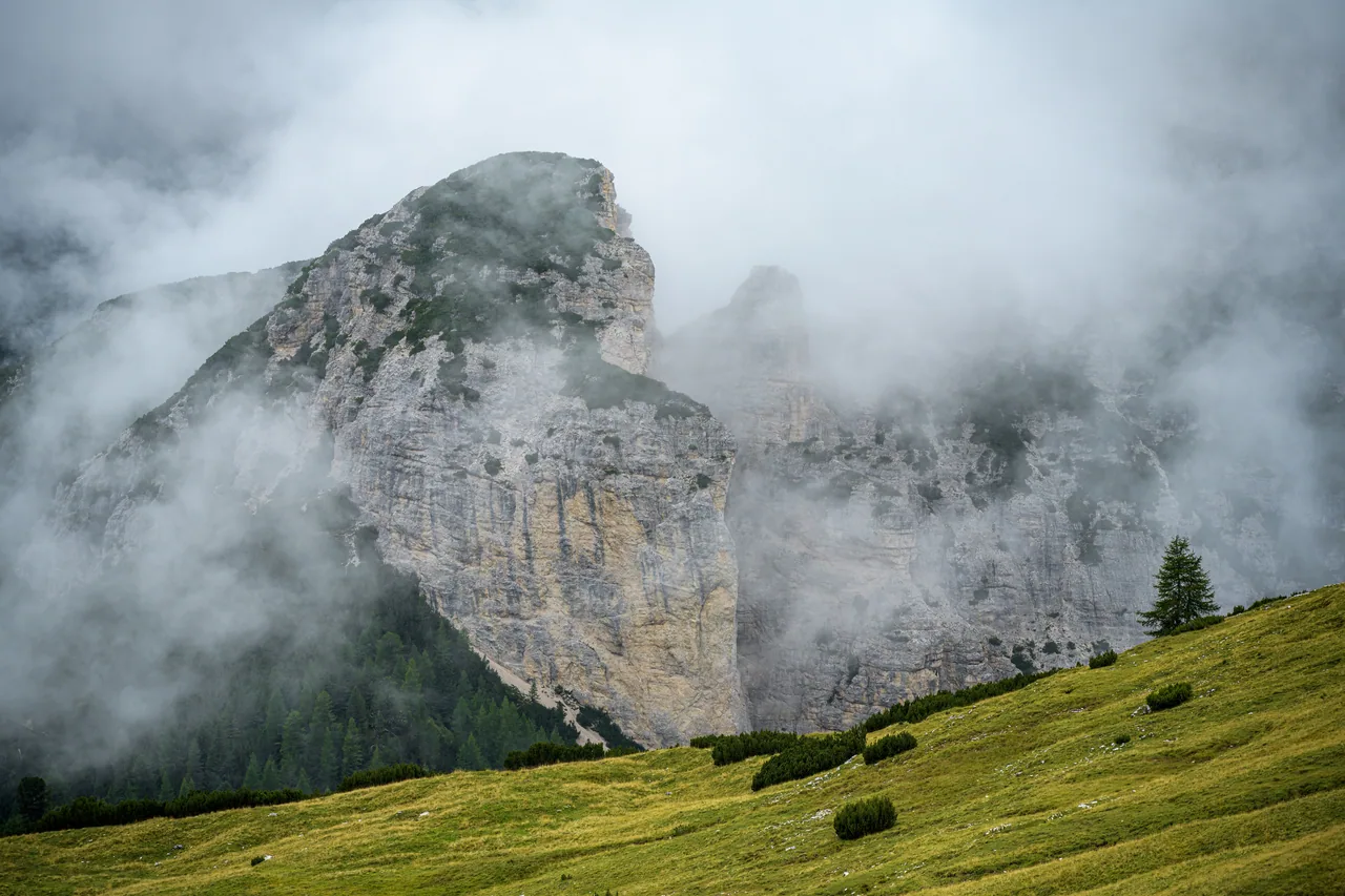 多洛米蒂 · 拉瓦雷多三峰